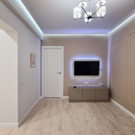 Botanica, 1 Bedroom Apartment With Living Chisinau Eksteriør bilde