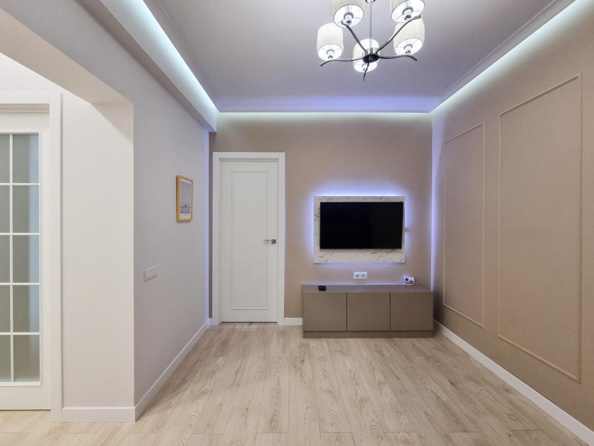 Botanica, 1 Bedroom Apartment With Living Chisinau Eksteriør bilde