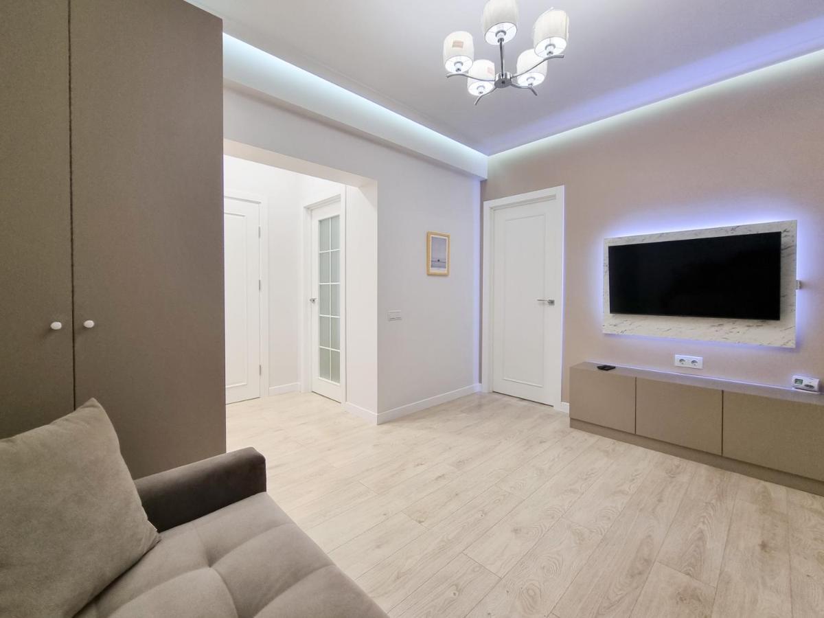 Botanica, 1 Bedroom Apartment With Living Chisinau Eksteriør bilde